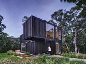 从集装箱到预制房屋：关于可堆叠建筑兴起的研究