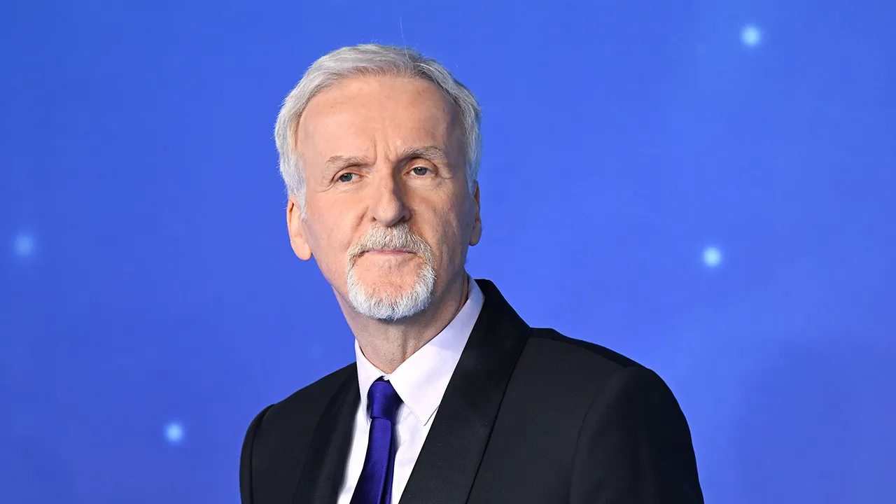 《终结者》导演詹姆斯·卡梅隆（James Cameron）对人工智能的看法翻来覆去，称好莱坞“看错了”