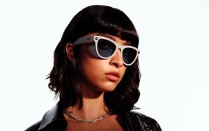 Meta 在 Ray-Ban 智能眼镜上扩展实时翻译和消息传递