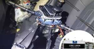 在伍斯特郡监狱上空发现无人机后，两人被捕