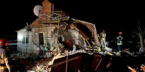 俄罗斯用 100 架无人机瞄准乌克兰，造成 2 人死亡，5 名平民受伤