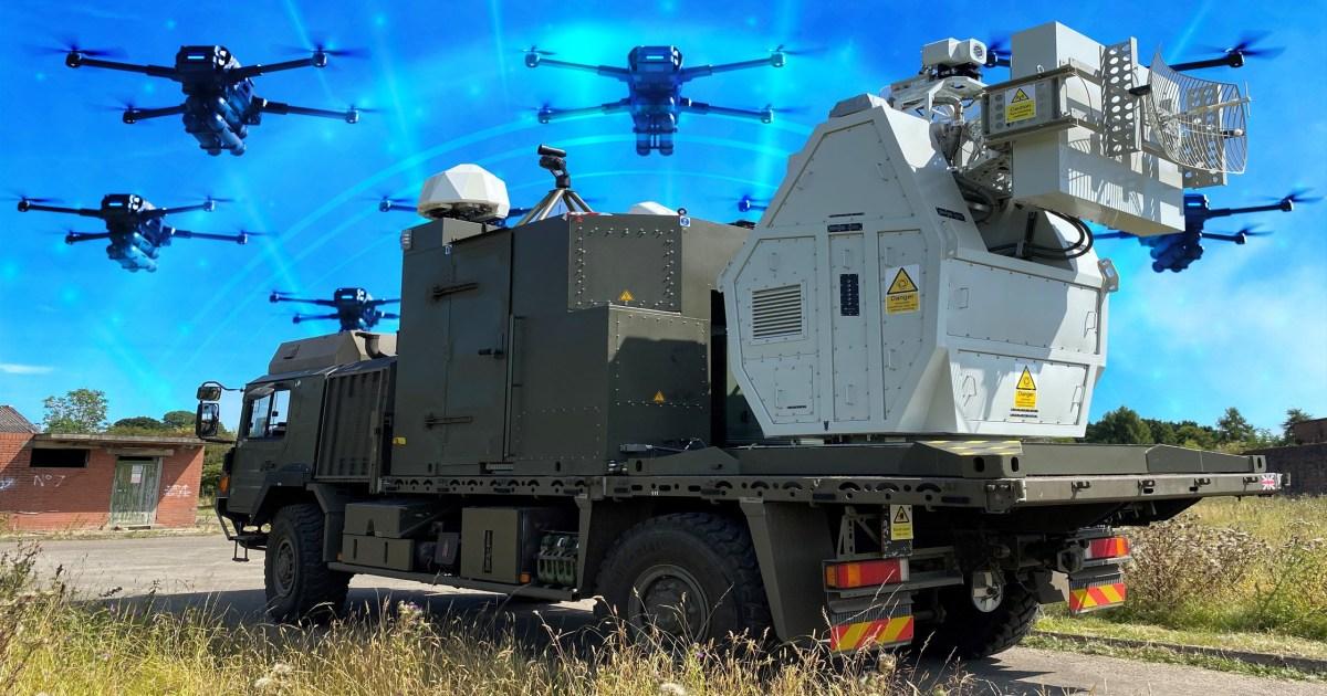 英国新型隐形无线电波武器，可以击落“无人机群”