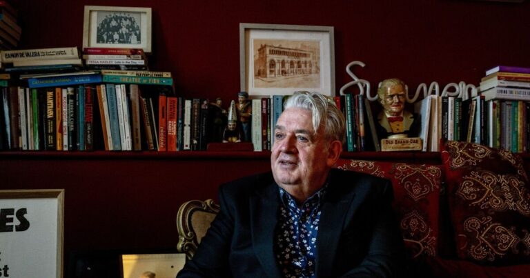 科克的 Cónal Creedon 是呼吁保护 AI 版权的爱尔兰作家之一