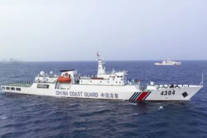 中国和越南在东京湾开展 2025 年首次联合巡逻，紧张局势在水面下挥之不去