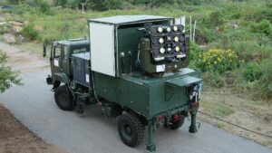 '星球大战科技'：DRDO展示30 KW激光武器以摧毁直升机、蜂群无人机