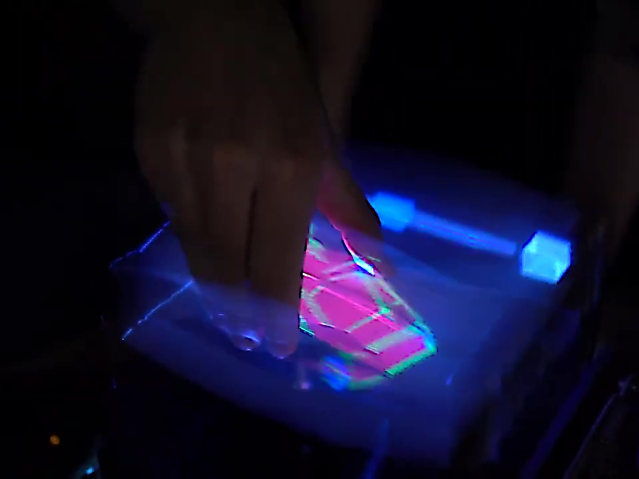 可触摸的 3D 全息图让科幻互动更接近现实