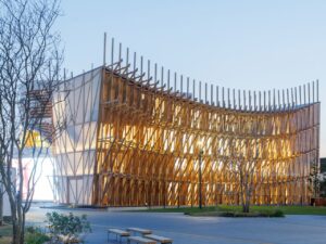 2025年大阪世博会的船灵感巴林馆展示了木工艺、被动冷却和沿海遗产