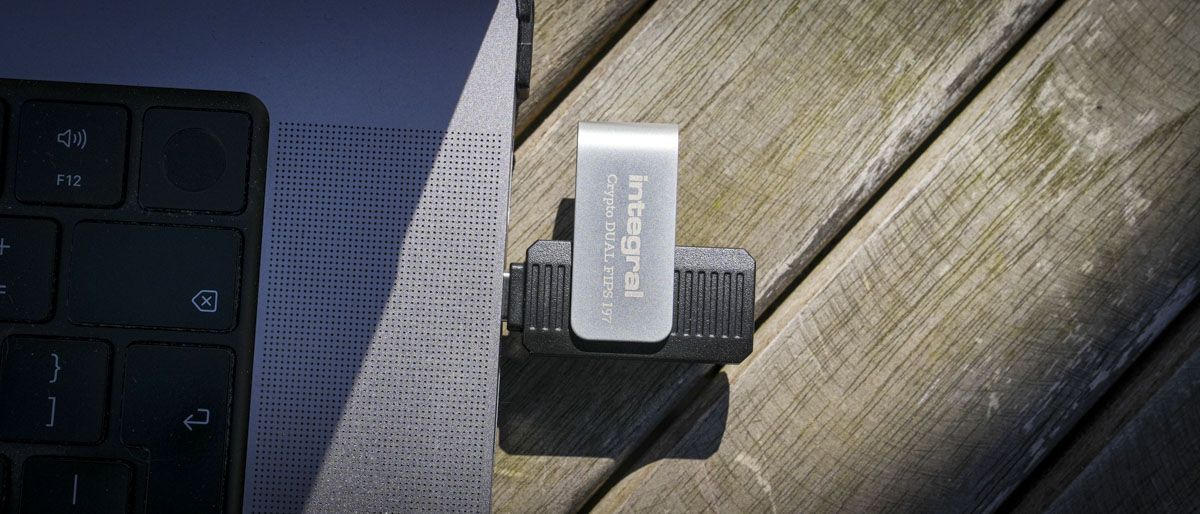集成 CRYPTO-C DUAL 安全 USB 驱动器评测