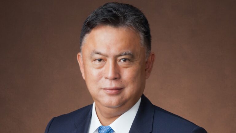 处于观望模式的客户将需要一个季度来评估关税的影响：埃森哲