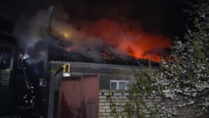 俄罗斯在夜间和早晨对乌克兰的袭击中造成 1 人受伤，8 人死亡