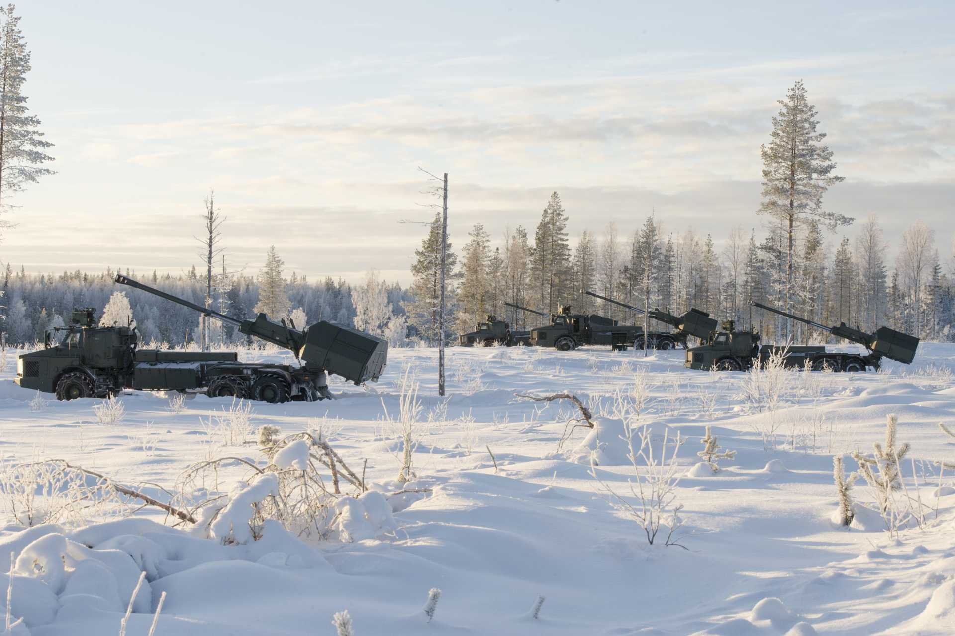 瑞典从 BAE Systems 订购 18 门新型 Archer 自行榴弹炮，作为对乌克兰最大的军事援助计划的一部分