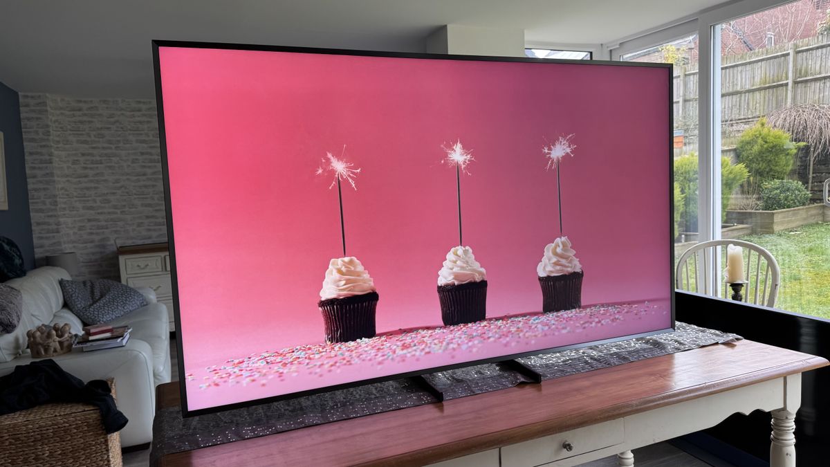 我评测了三星 QN900F：足以打动 8K 愤世嫉俗者，它甚至不是三星最昂贵的 8K 电视