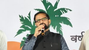 '数字欺诈'：Bal Thackeray在UBT Sena活动上的AI声音激怒了Shiv Sena议员，猛烈抨击了Uddhav