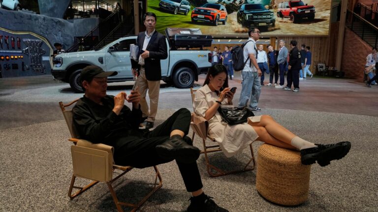 快速增长的中国电动汽车制造商寻求多种全球扩张途径