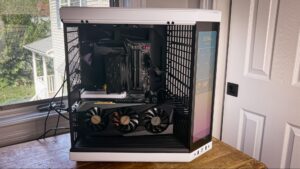 在关税压力下，PC 机箱和组件制造商 Hyte 暂停向美国客户发货