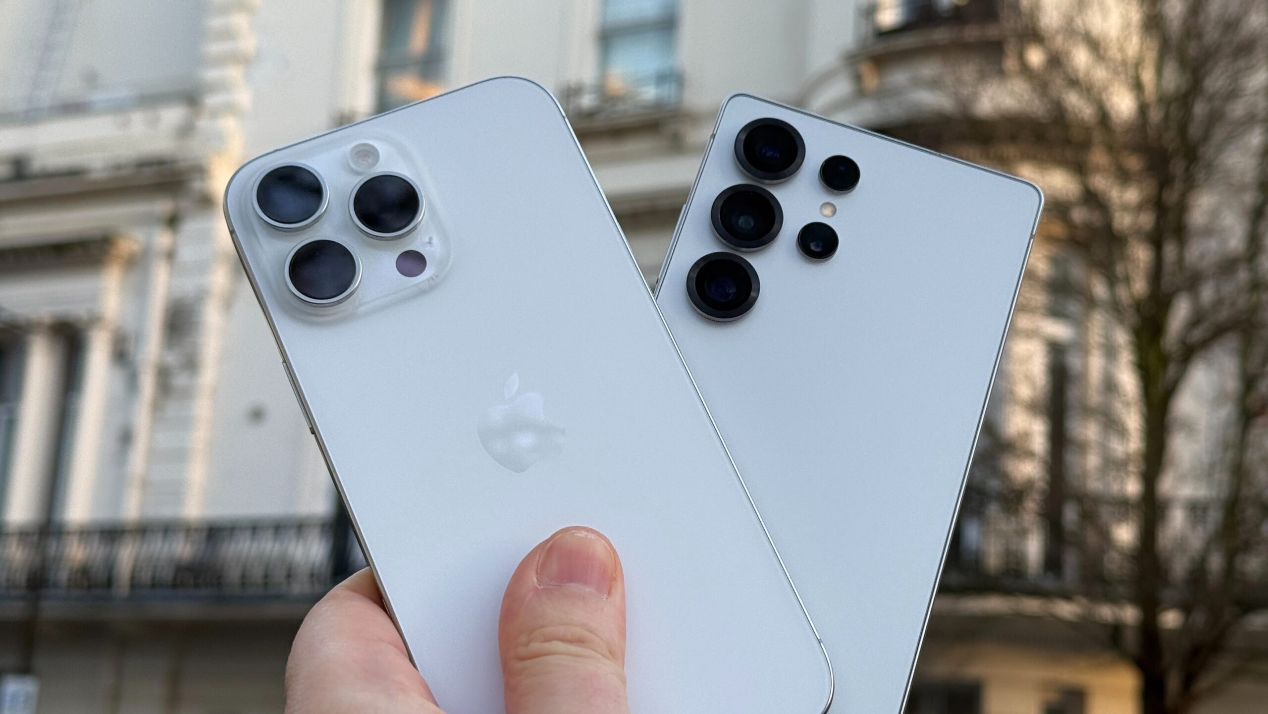 iPhone 16 Pro Max 帮助我看到了——在三星 Galaxy S25 Ultra 的帮助下