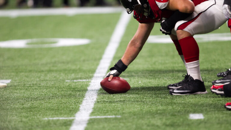 我让 AI 预测 2025 年 NFL 选秀，以下是 ChatGPT、Gemini 和 Manus 认为将要发生的事情