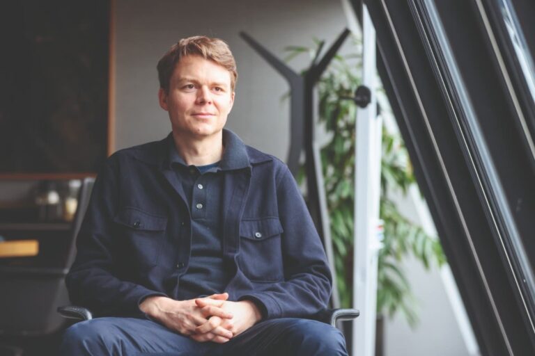 Palantir 老板 Louis Mosley：Keir Starmer“得到”AI，“你可以从他的眼睛里看到”