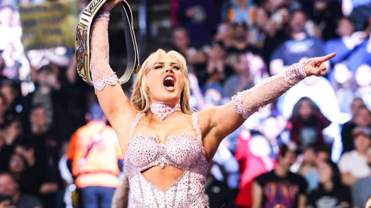 蒂芙尼·斯特拉顿 （Tiffany Stratton） 在 WrestleMania 41 上卫冕金牌，她以芭比娃娃为主题的 AI 入场细节