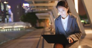 利用 AI 实现快速、可靠的网络