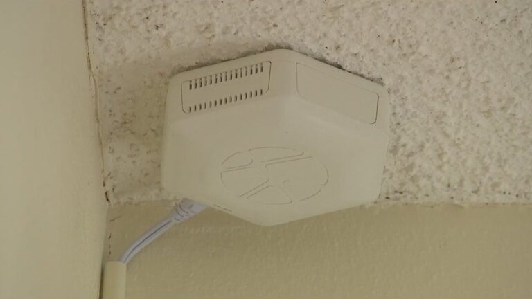AZ 使用 AI 帮助预防跌倒的辅助生活