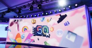Microsoft 的 50 岁生日派对肯定是多事之秋