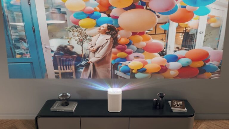 三星推出具有触摸交互功能的新款 4K 投影仪