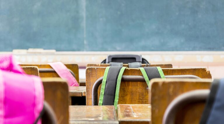 学童用 AI 生成的裸体互相欺凌