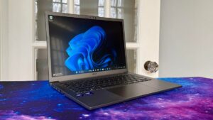 宏碁 Aspire 14 AI 评测：便宜的 Copilot Plus PC 提供出色的电池寿命和面向未来的
