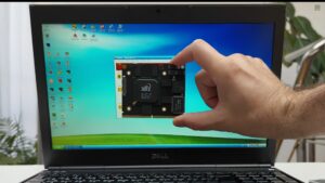 传奇的 Voodoo4 GPU 改装到笔记本电脑中，基准测试适用于 Windows XP