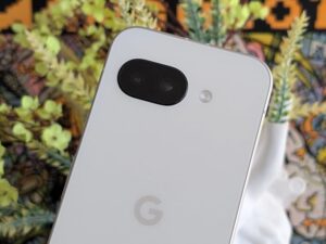 Google Pixel 9a 评测：更难、更好、更快、更强