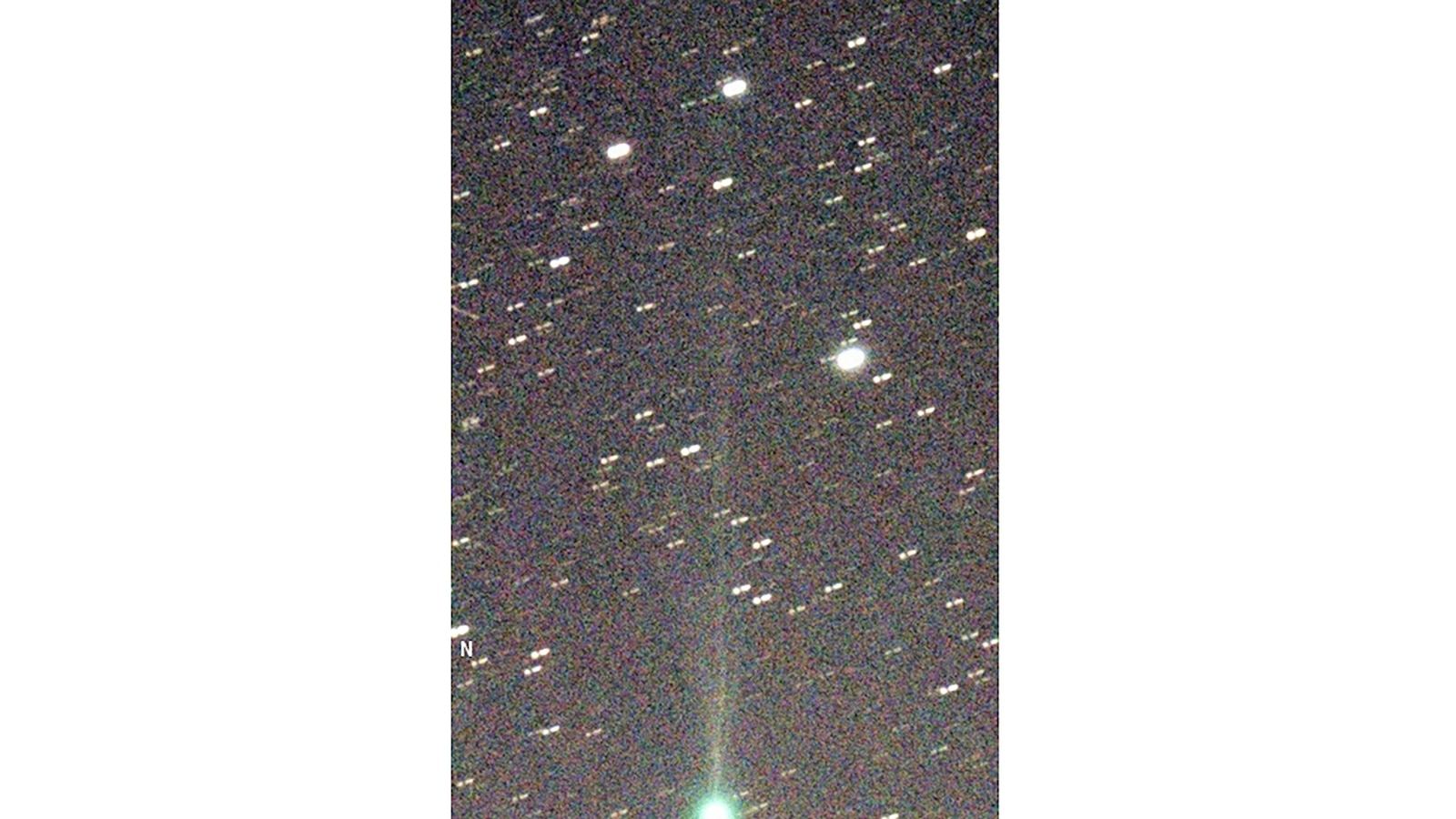 一颗绿色彗星可能正在分裂，肉眼看不到