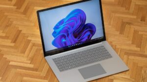 如果您在 Windows 中删除了这个奇怪的新文件夹，则需要将其放回原处。方法如下