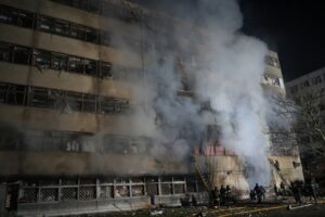 俄罗斯无人机袭击哈尔科夫，造成 8 人受伤，其中包括 3 名儿童