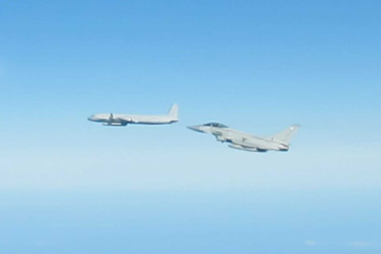突发新闻：英国台风战斗机在波罗的海北约领空附近拦截俄罗斯 Il-20M 间谍飞机