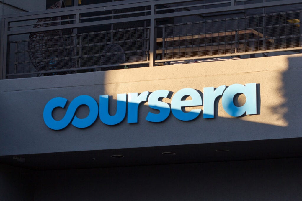 Coursera AI Strategy 在分析师中赢得积分，但市场紧张情绪挥之不去