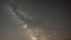流星雨、天体马拉松等将使 4 月的夜空绽放光彩