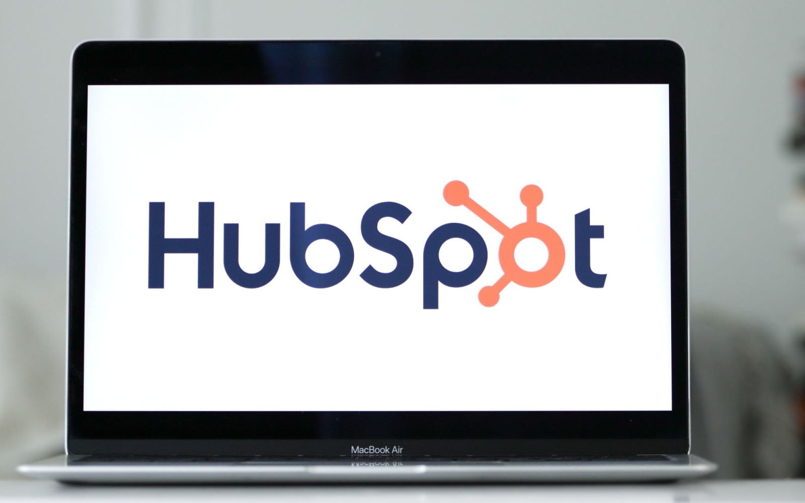 HubSpot 在 200 年春季聚光灯上宣布 2025+ 功能