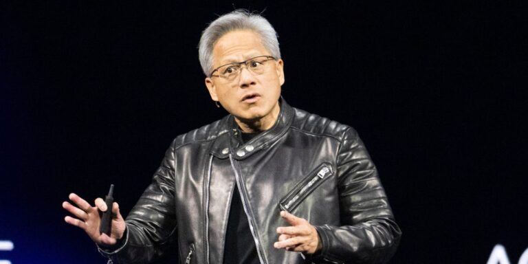 Jensen Huang 和 Michael Dell 在经历了一个糟糕的季度后，已经退出了 1000 亿美元俱乐部