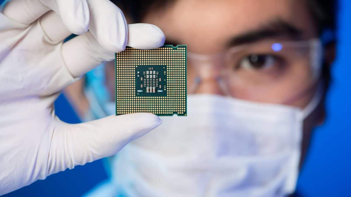 预测：到 2030 年，2 只人工智能 （AI） 股票的价值可能超过英伟达