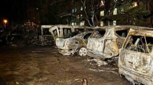 俄罗斯无人机袭击第聂伯罗：大火爆发，14 人受伤 – 照片