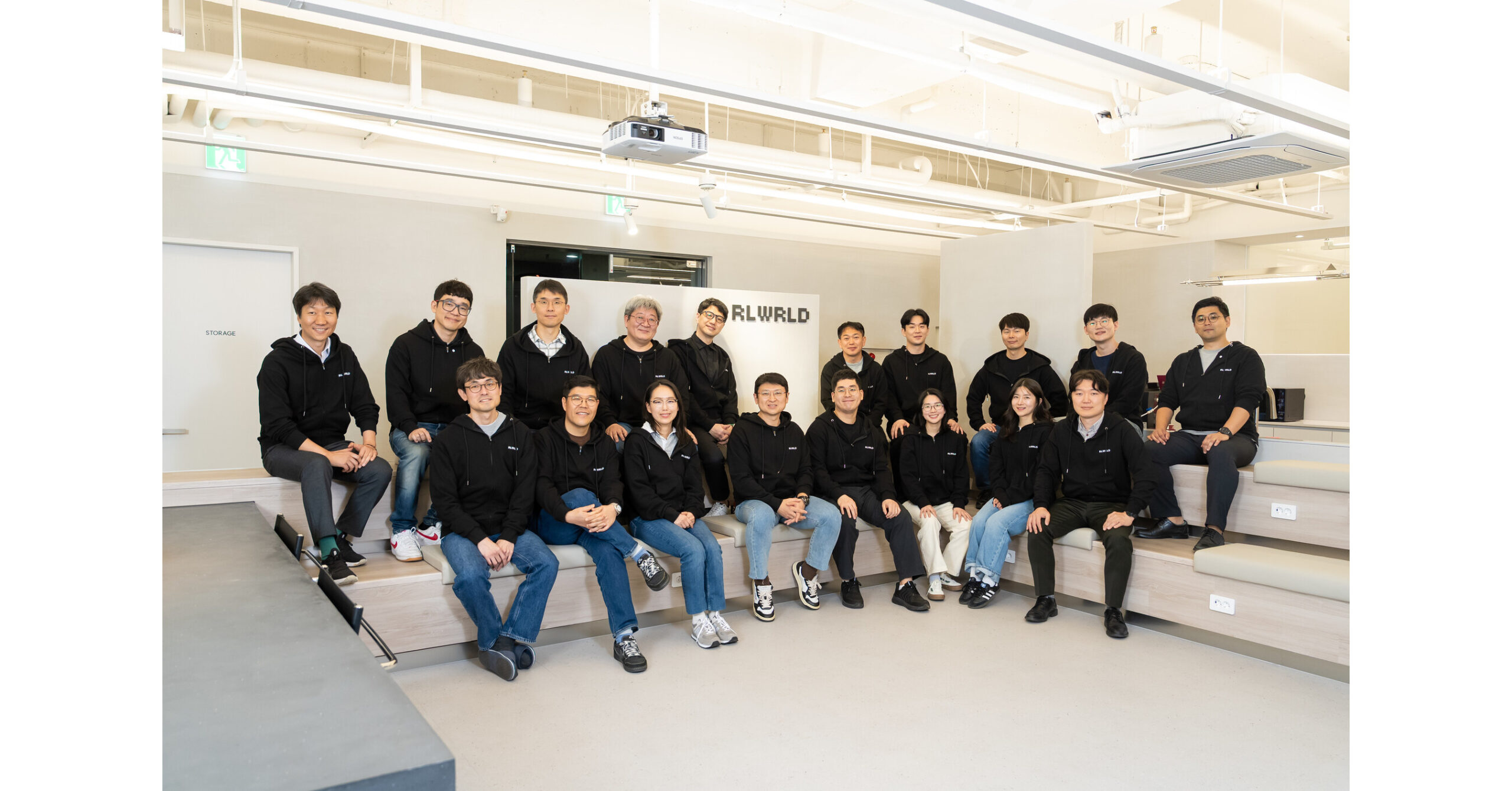 RLWRLD 筹集了 $15M 以构建“GPT for Robots”，得到亚洲工业巨头的支持