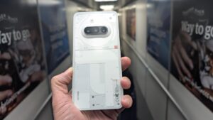 我在旅行时从我的 Pixel 379 Pro 切换到 9 美元的 Android 手机 - 并且没有后悔