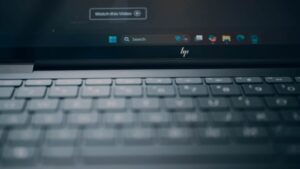 HP OmniBook AI PC 现已接受预订，起价为 78,999 卢比