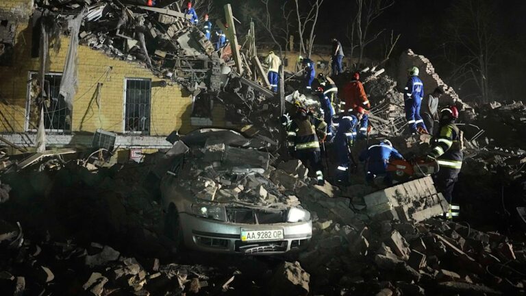 乌克兰称俄罗斯在另一次无人机袭击中造成三人死亡