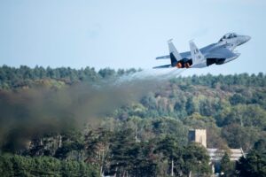 F-22 最终会消失。但在此之前，空军已经适应了它的继任者。