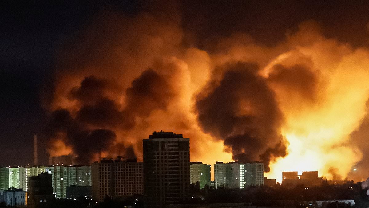 基辅遭受地狱之夜，爆炸和世界末日般的大火，普京向乌克兰释放了“创纪录数量的伊斯坎德尔-M 导弹”