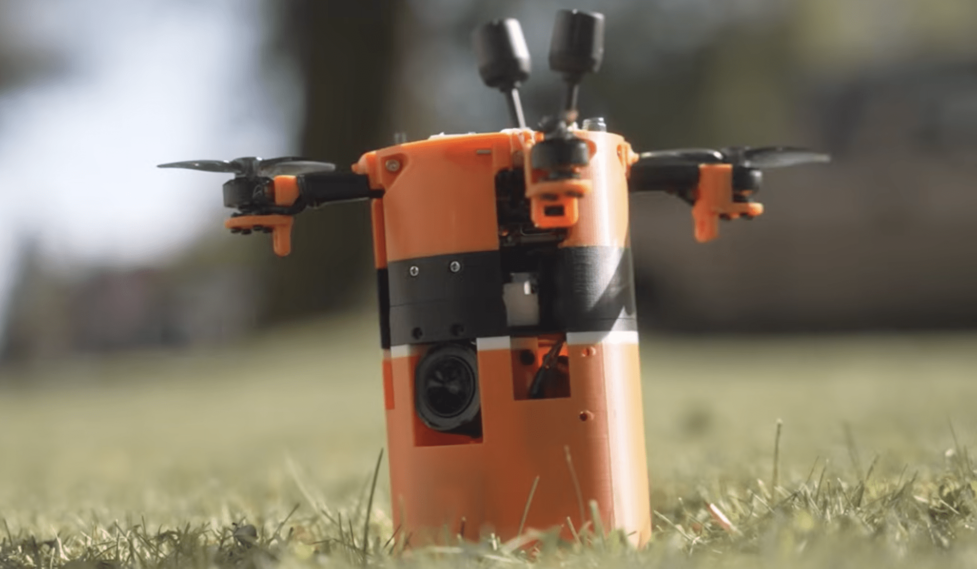 这款 CanSat 兼作无人机以减慢下降速度