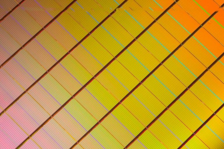 芯片设计师中美贸易战的最新受害者