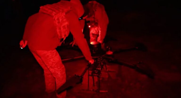 吸血鬼无人机：在夜幕掩护下进行补给和致命打击的无人主力军（视频）